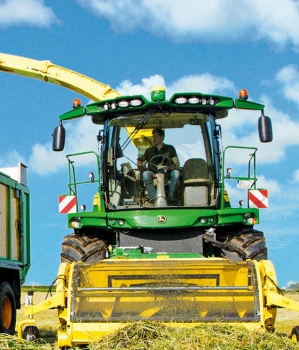 Puzzle John Deere - Traktor 7310R und 8600i Feldhäcksler 100 Teile - inkl. original SIKO Traktor 7530 - SCHMIDT SPIELE®